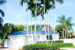 Sunny 3 Bedroom 3 Bath Retreat in Fort Lauderdale